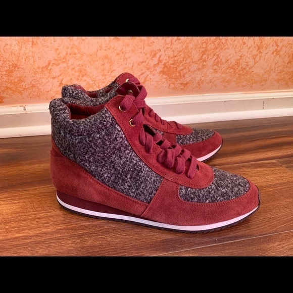 ISAAC MIZRAHI Burgundy Women’s Sneakers Size 12M - Picture 1 of 14